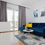 Dom Przy Okrzei By Renters Prestige Apartman