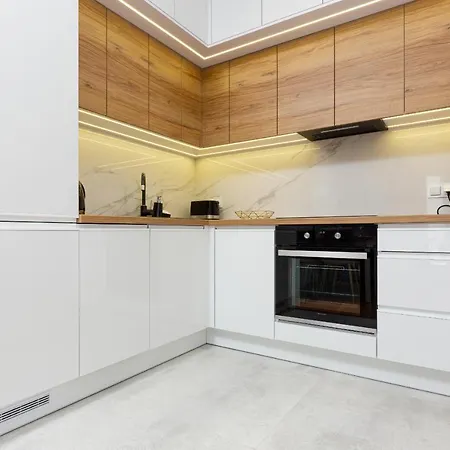 Dom Przy Okrzei By Renters Prestige Apartman
