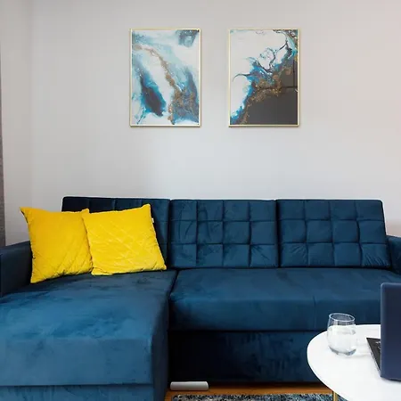 Appartement Dom Przy Okrzei By Renters Prestige Warschau