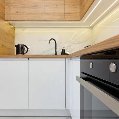 Dom Przy Okrzei By Renters Prestige